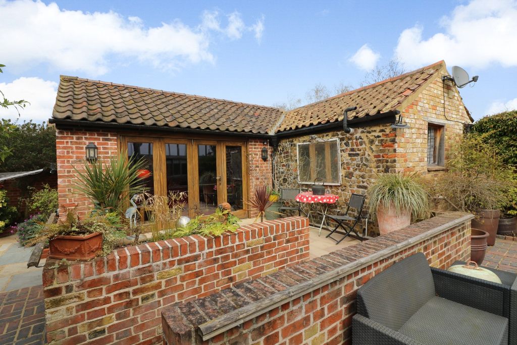 Property photo 2 of 30 3035253
