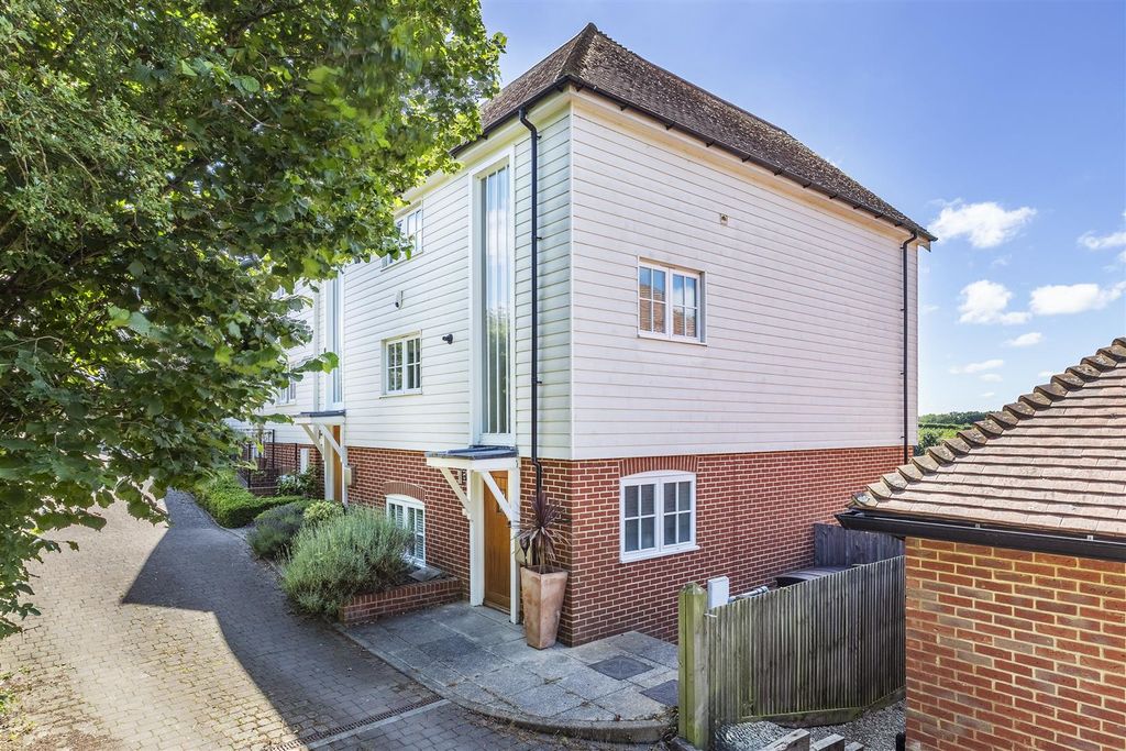 Property photo 1 of 36