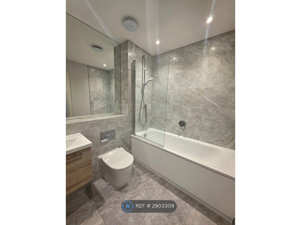 Property photo 3 of 12 Bathroom