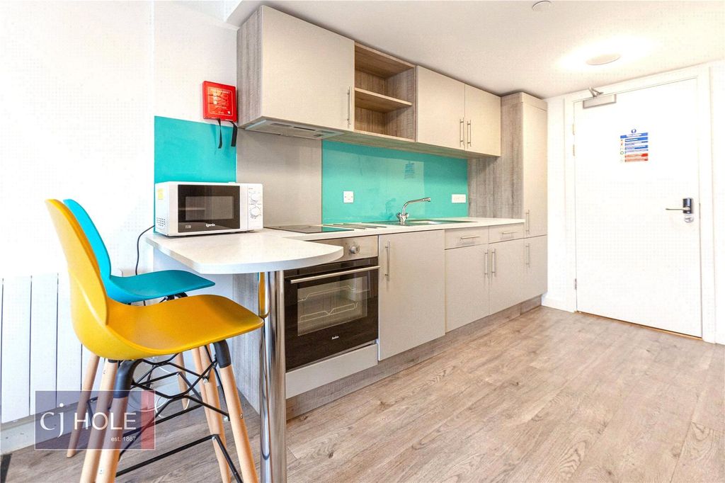 Property photo 2 of 9 Kitchen
