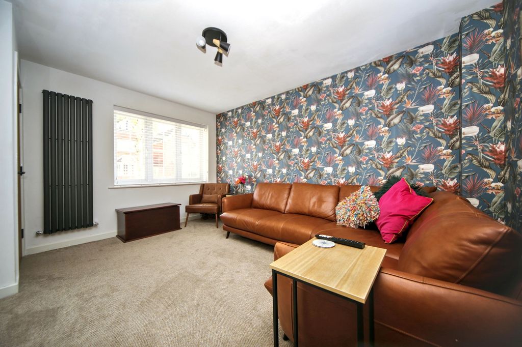 Property photo 3 of 23