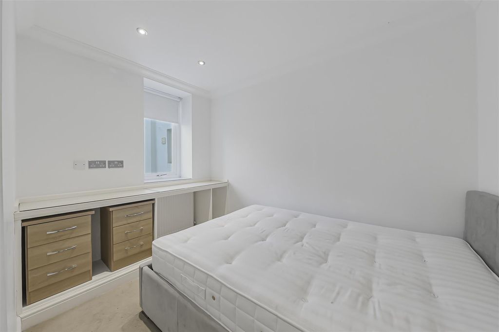 Property photo 3 of 13 Bedroom