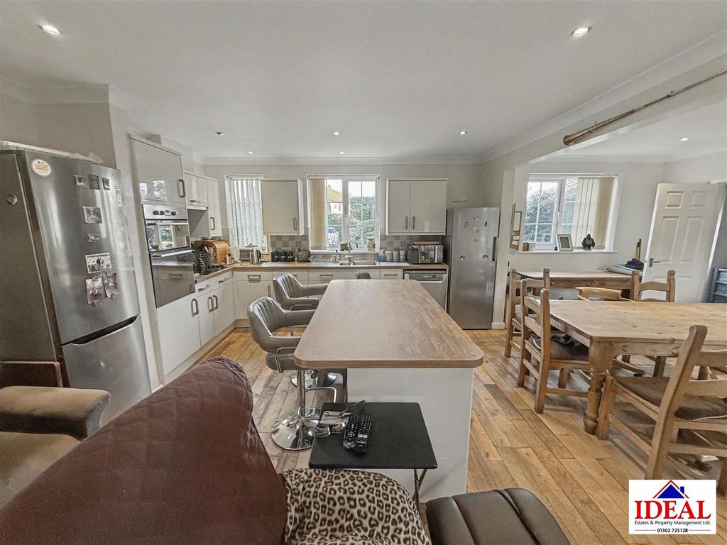 Additional image 11 of 5 bed detached bungalow for saleWilsic Road, Wilsic, Doncaster DN11