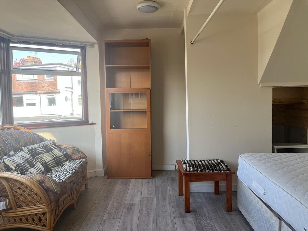 Property photo 1 of 15 Bedroom