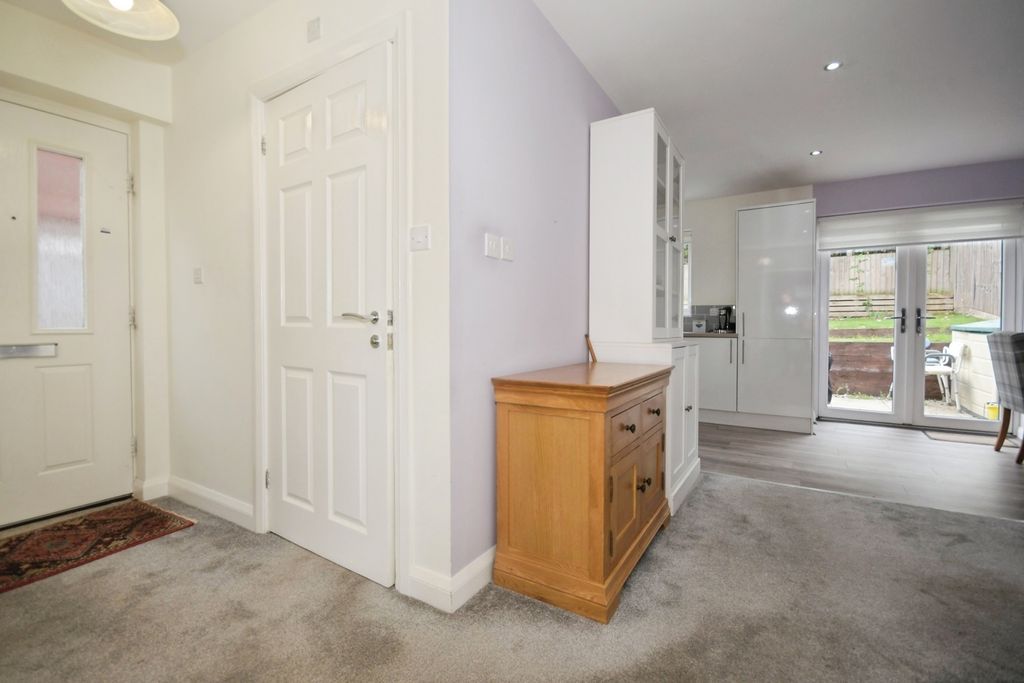 Property photo 3 of 14 Photo