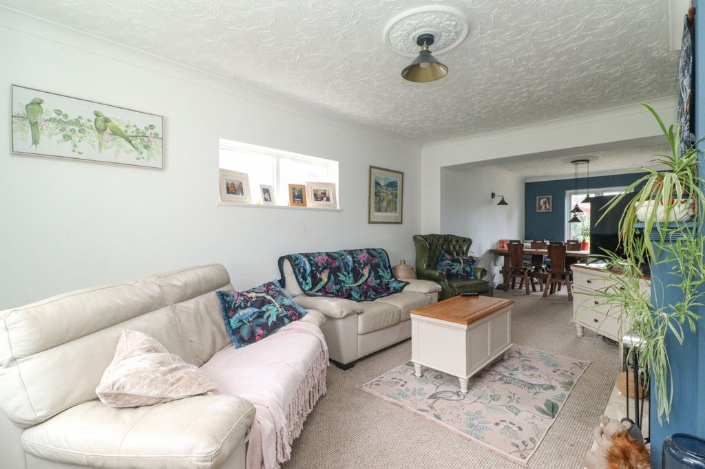 Property photo 3 of 9 Picture 3