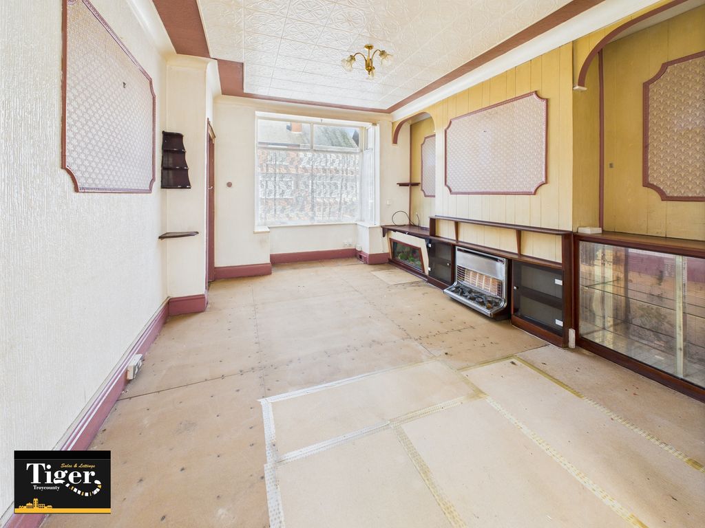 Property photo 3 of 11 Cam02176G0-Pr0632-Still003