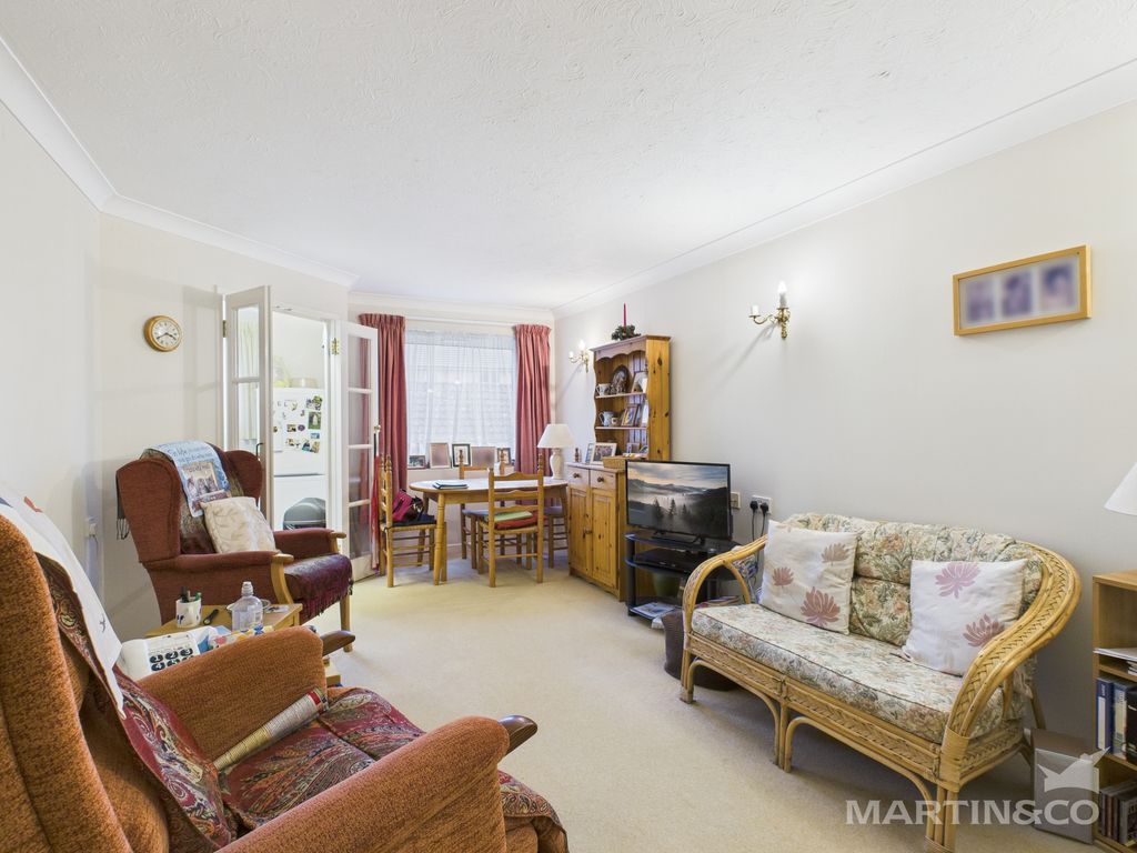 Property photo 1 of 5 Living Room