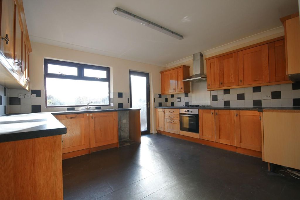 Property photo 3 of 13 Kitch (12).Jpg