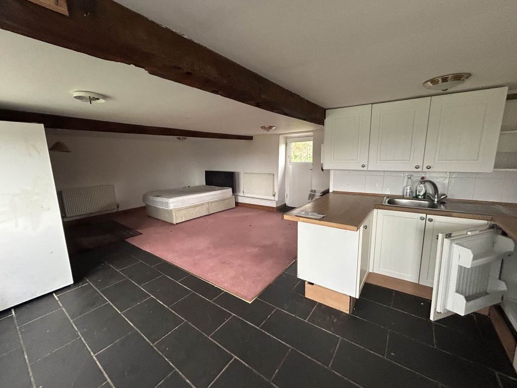 Property photo 3 of 12 Img_1107