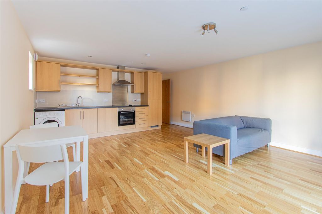 Property photo 1 of 7 Churchill Villas 39-3.Jpg