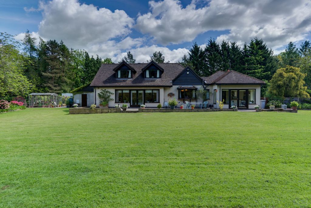 Property photo 1 of 52