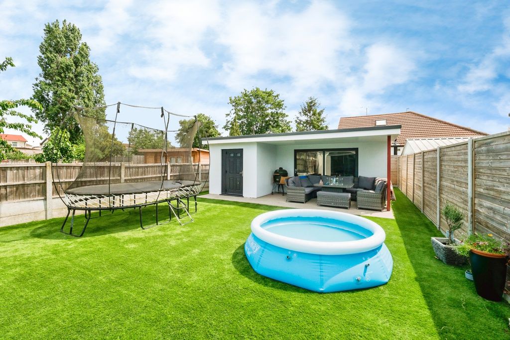Property photo 3 of 36 Pbox-Img.Jpg