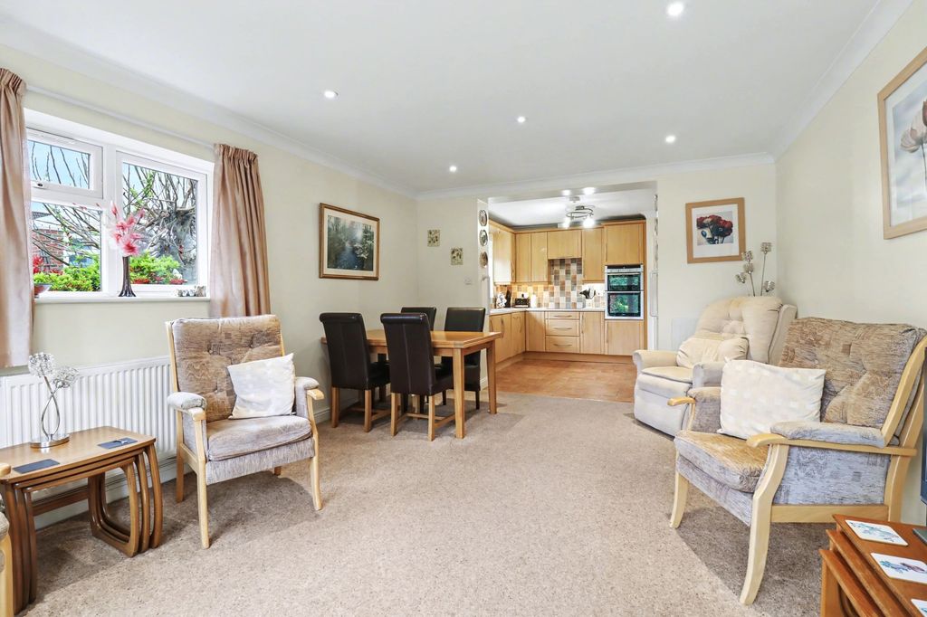 Property photo 2 of 18