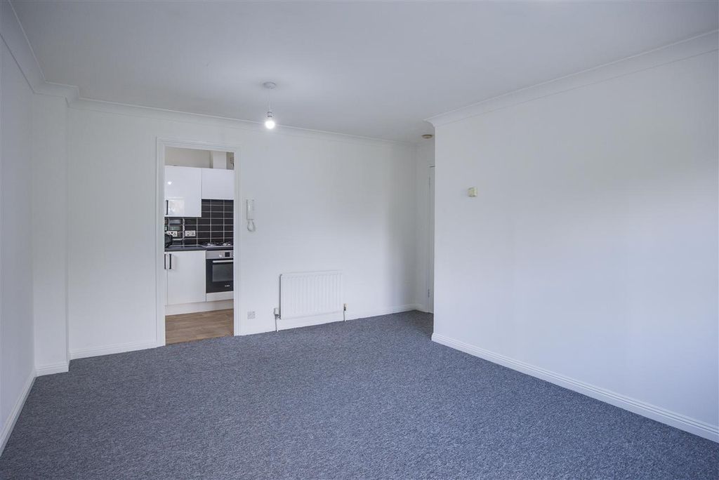 Property photo 2 of 8 Spacious Open-Plan Living Area
