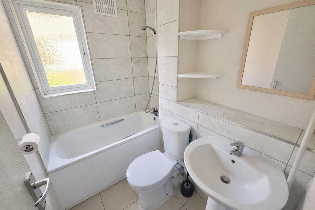 Property photo 3 of 5 Bathroom