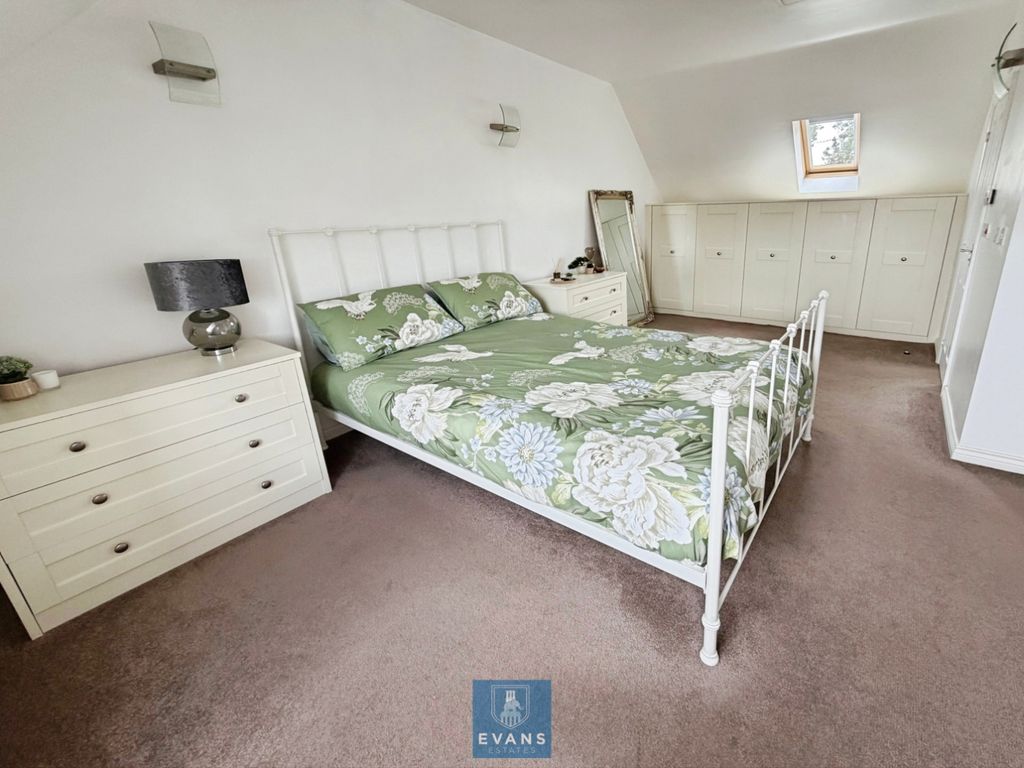 Property photo 3 of 18 Pbox-Img.Jpg