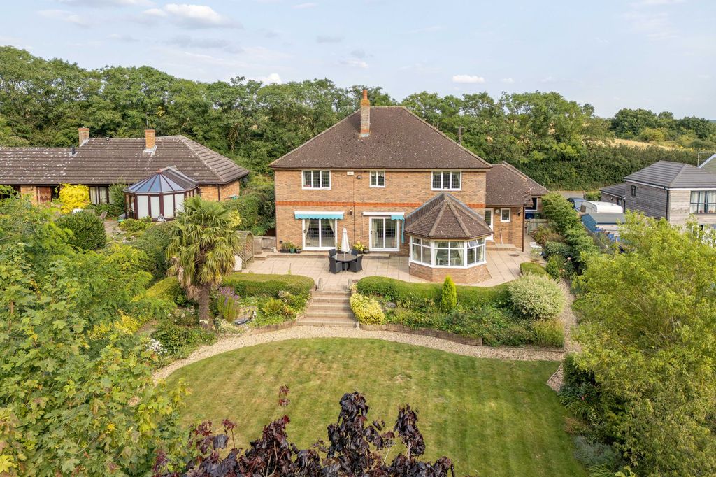 Property photo 2 of 33