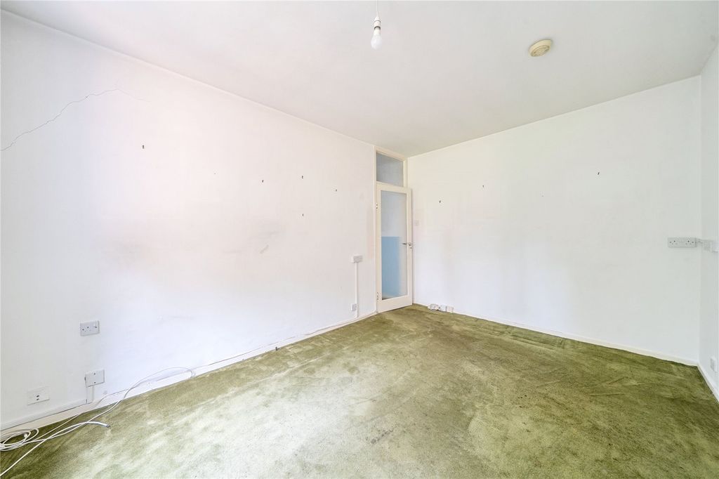 Property photo 2 of 14 Picture No. 11