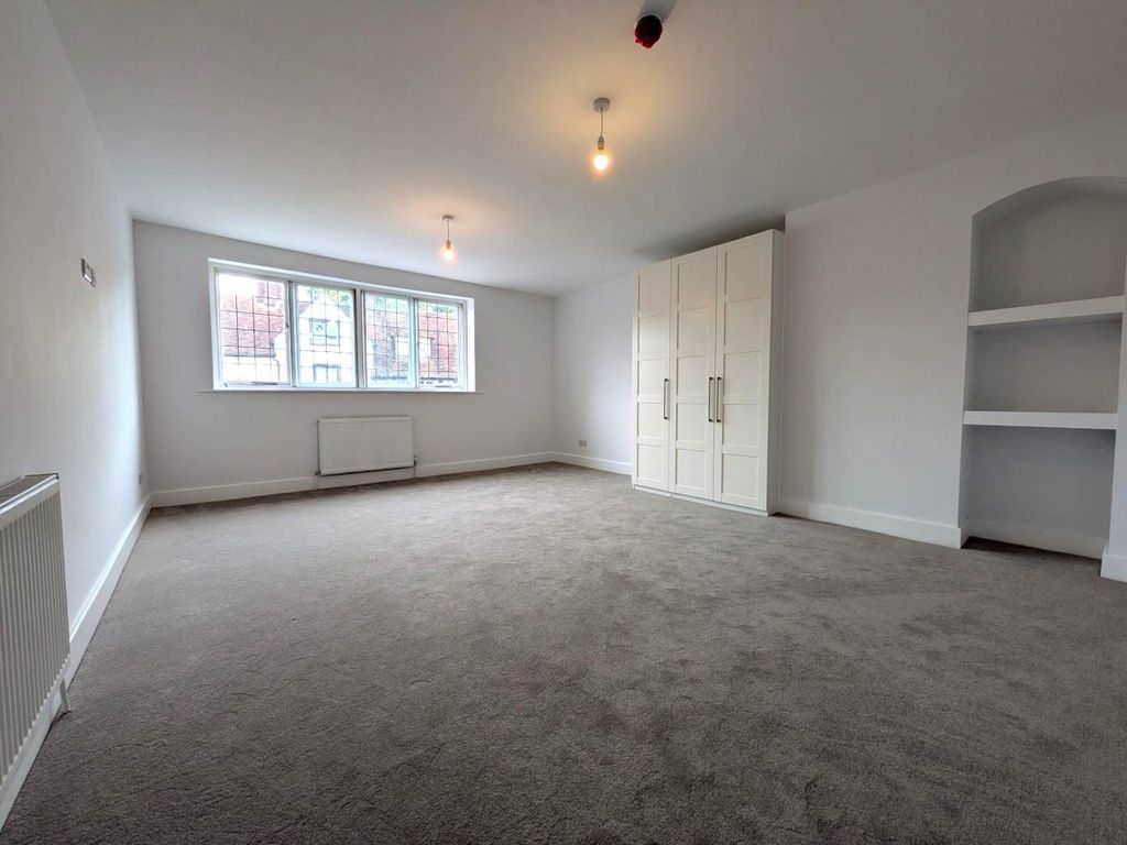 Property photo 2 of 3