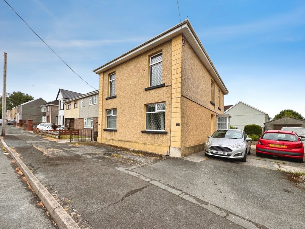 Property photo 1 of 41 4610362