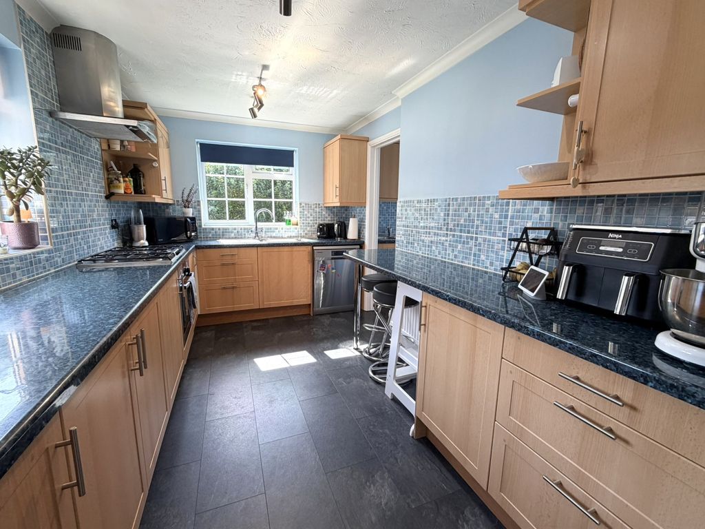 Property photo 3 of 25 Img_0310