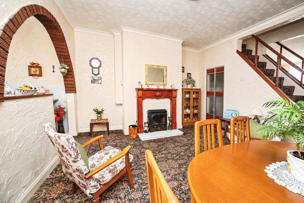 Property photo 3 of 25 Pbox-Img.Jpg