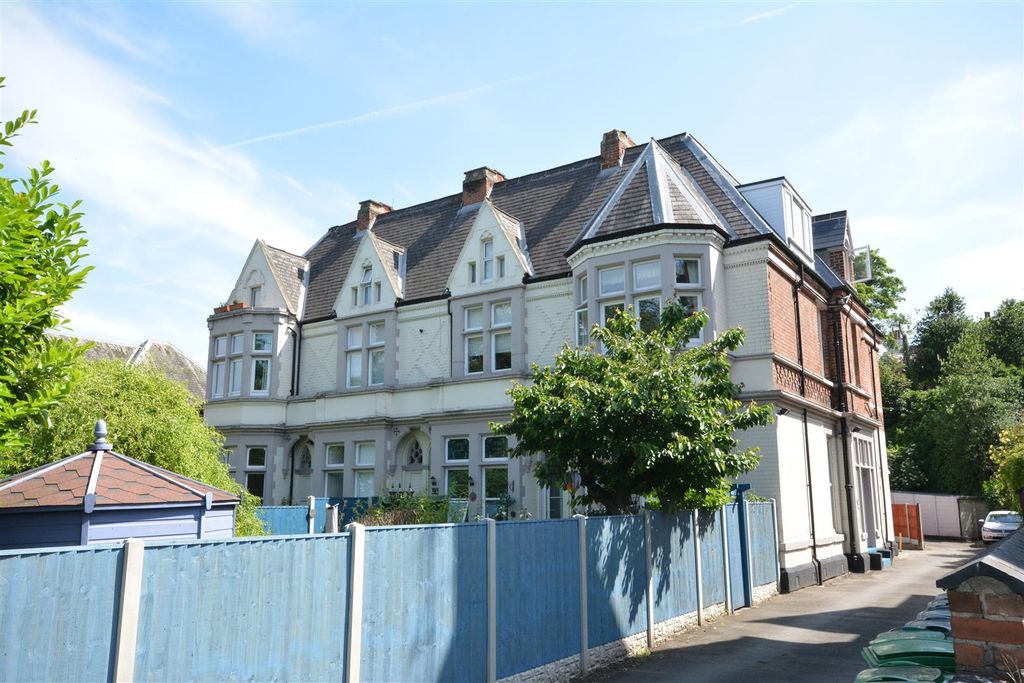 Property photo 1 of 7 External