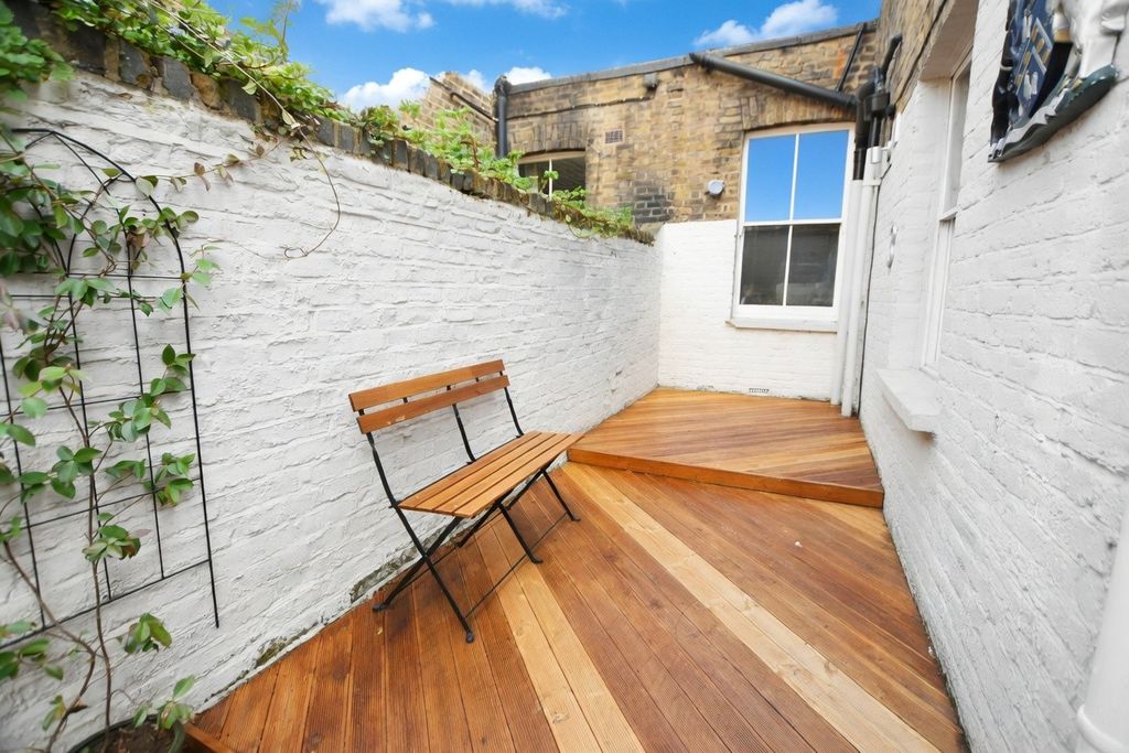 Property photo 3 of 8