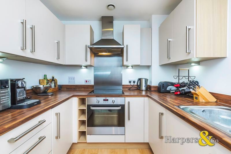 Property photo 2 of 11 Photo 14