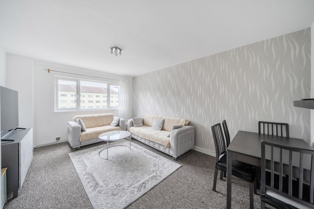 Property photo 2 of 11 1465961-11-6A0d99...
