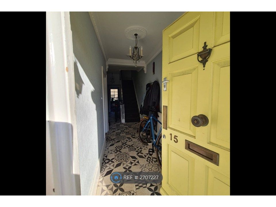 Property photo 2 of 11 Entrance