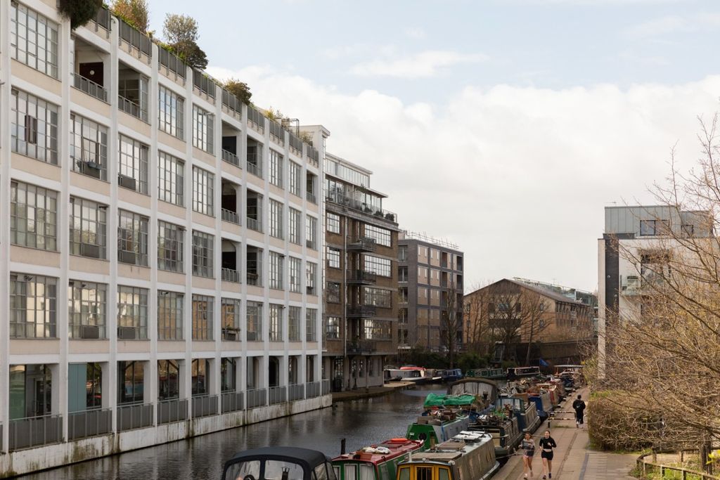 Property photo 1 of 31