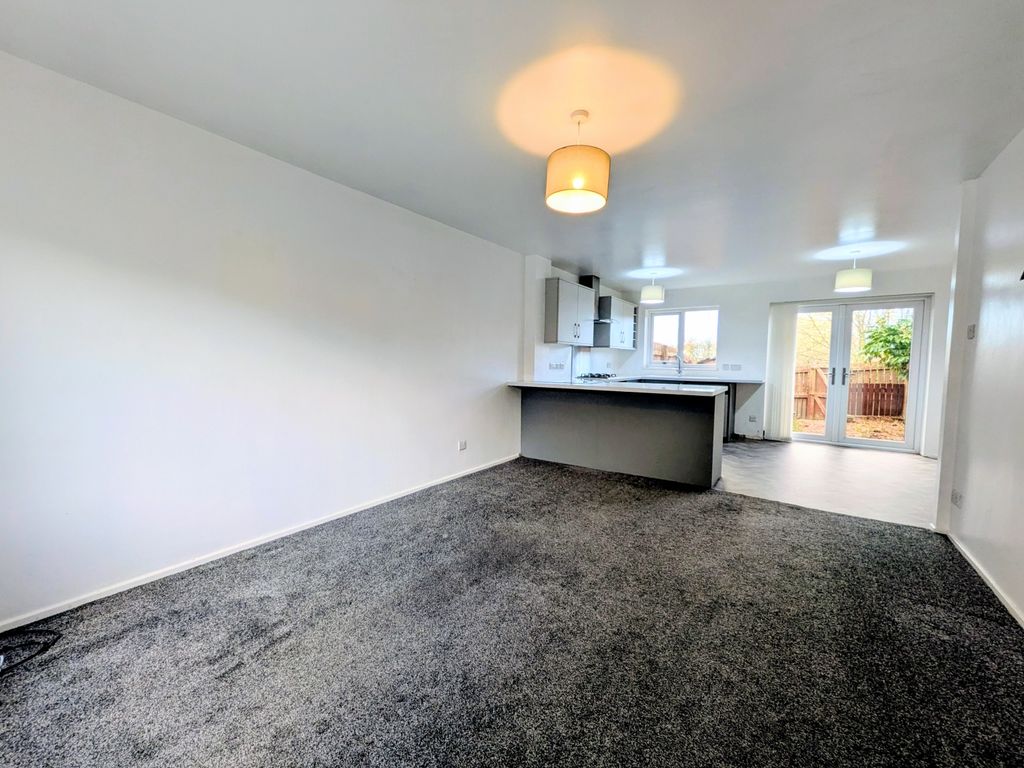 Property photo 3 of 7 1000003974