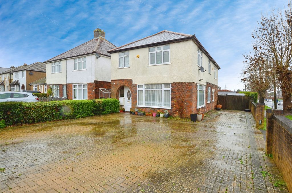 Property photo 1 of 16 External Front