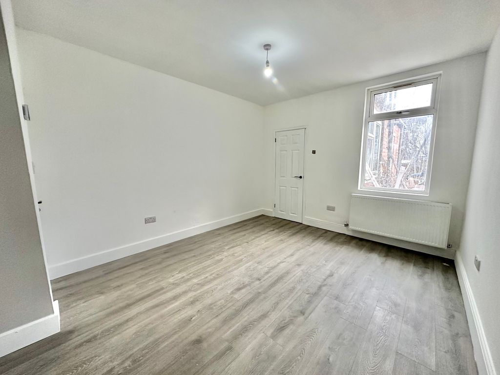 Property photo 3 of 6 Img_7215