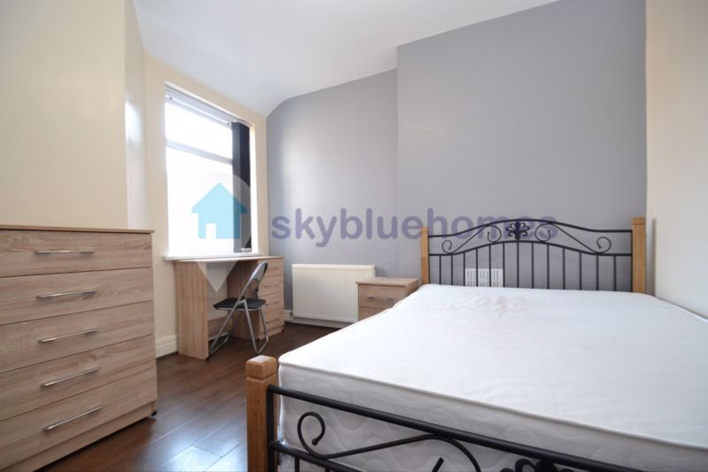 Property photo 2 of 7 Photo 4