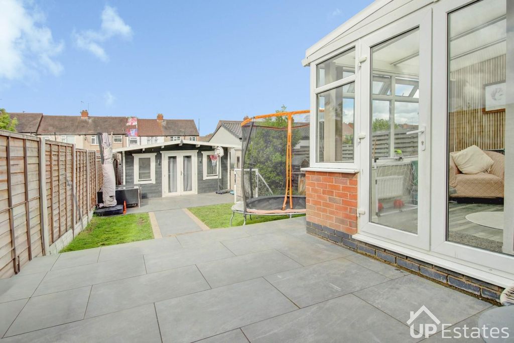 Property photo 2 of 27