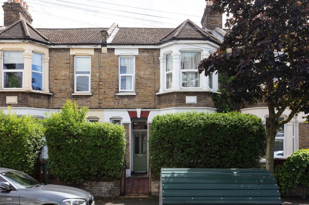 Property photo 2 of 37