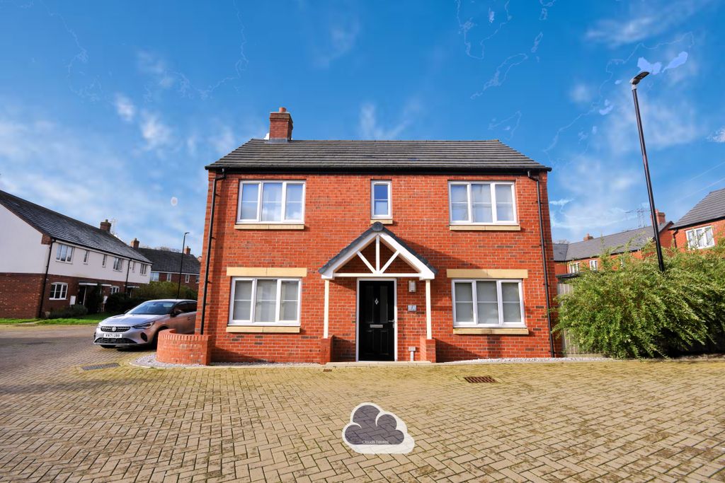 Property photo 1 of 10 Front