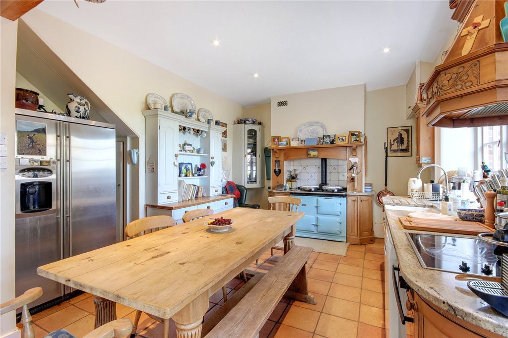 Property photo 2 of 16 Kitchen