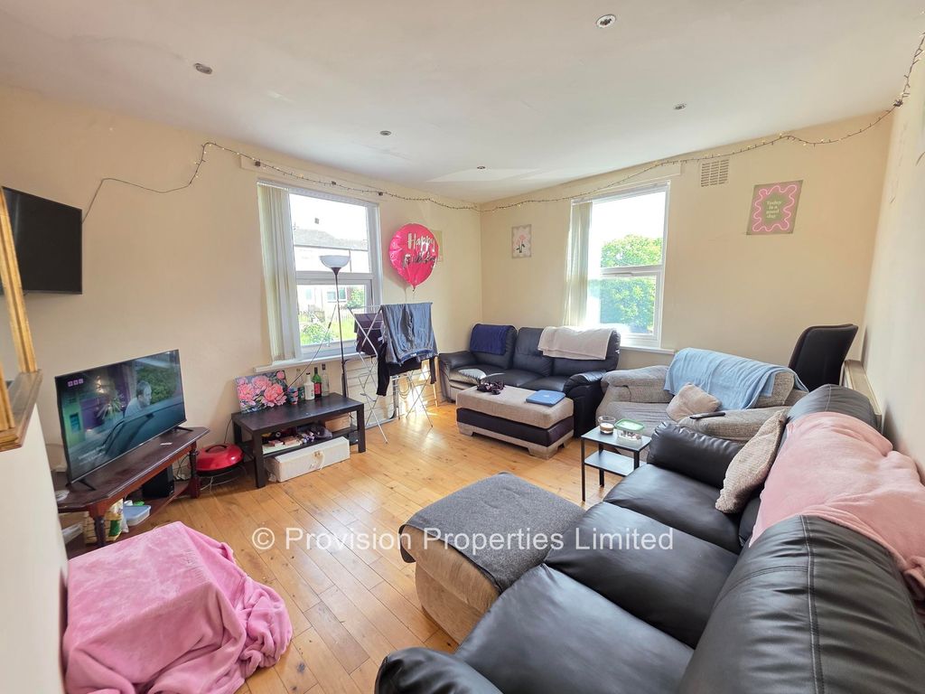 Property photo 1 of 11 Photo