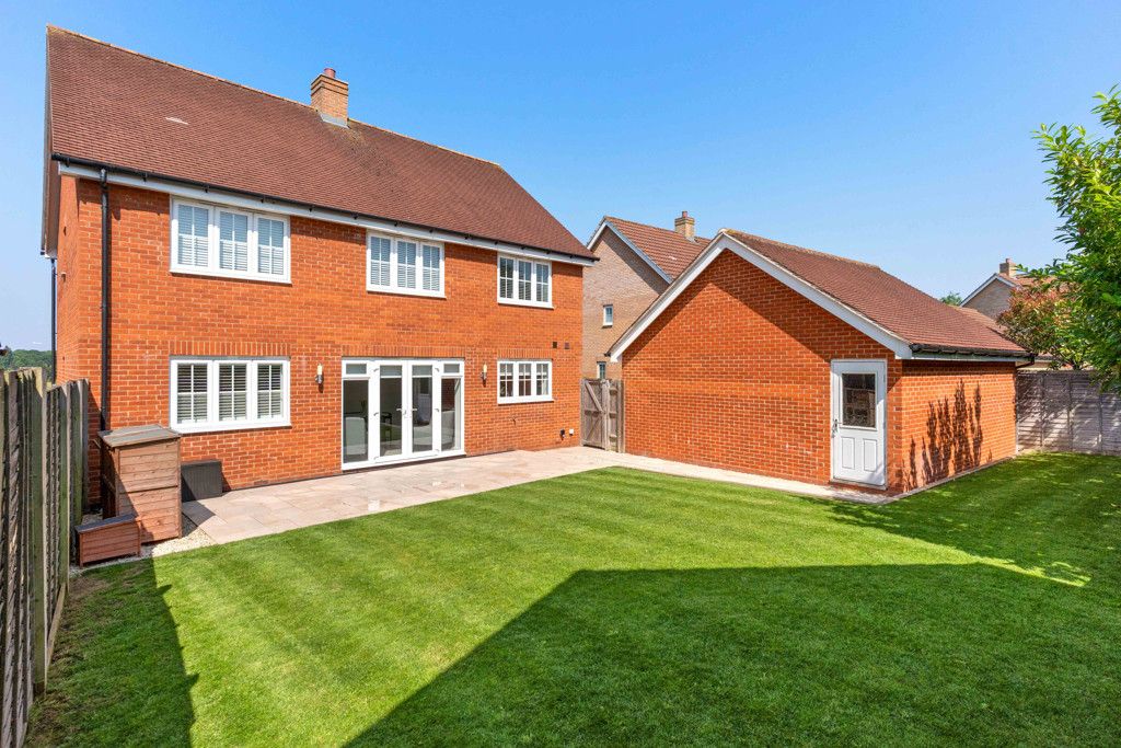Property photo 2 of 32