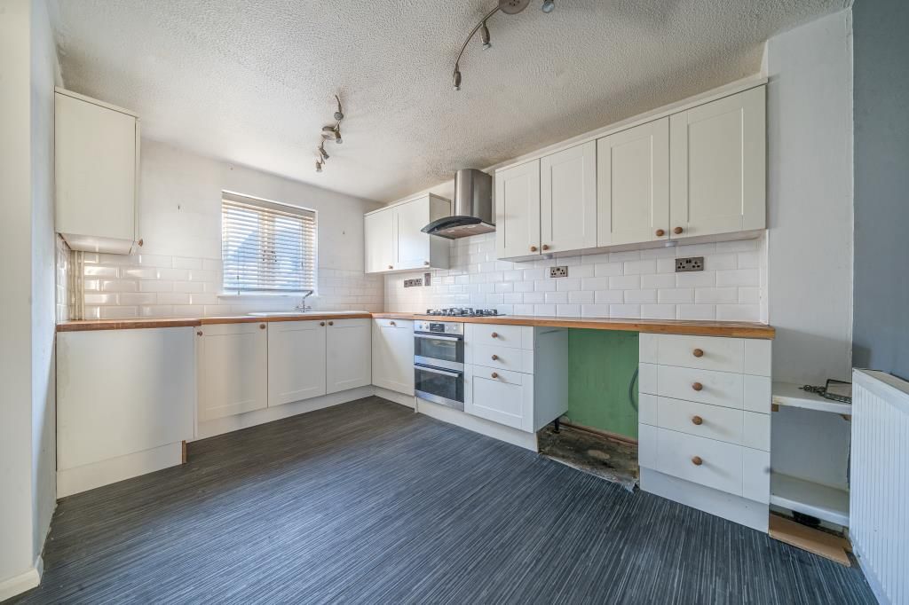 Property photo 2 of 22 Kitchen