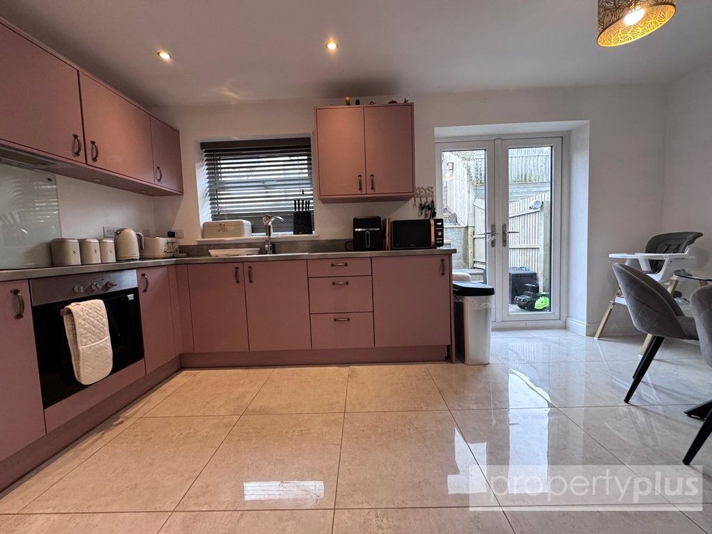 Property photo 3 of 16 Picture No. 05