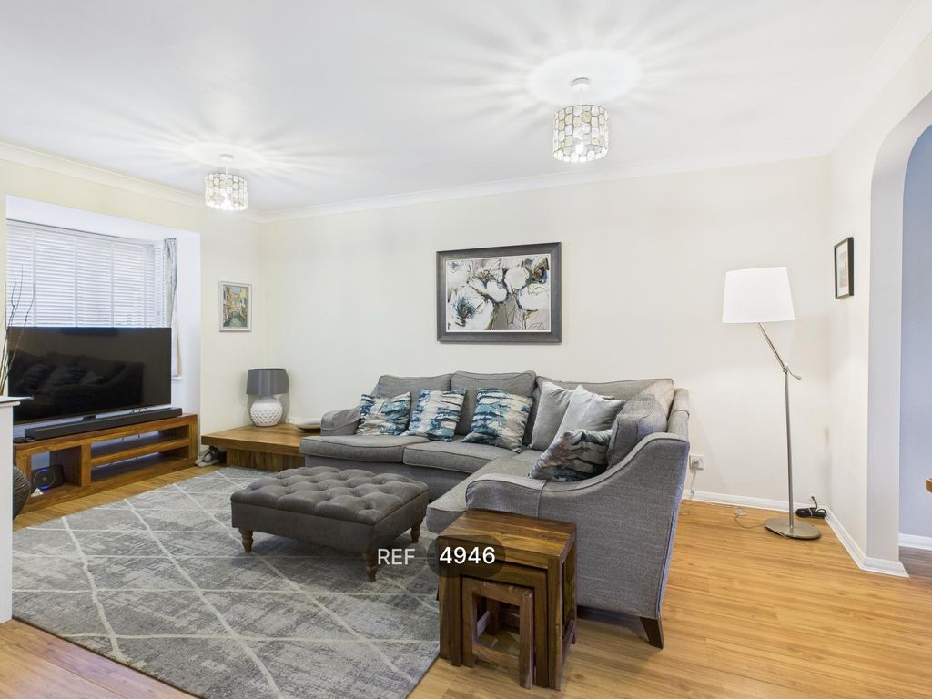 Property photo 2 of 27 Living Room