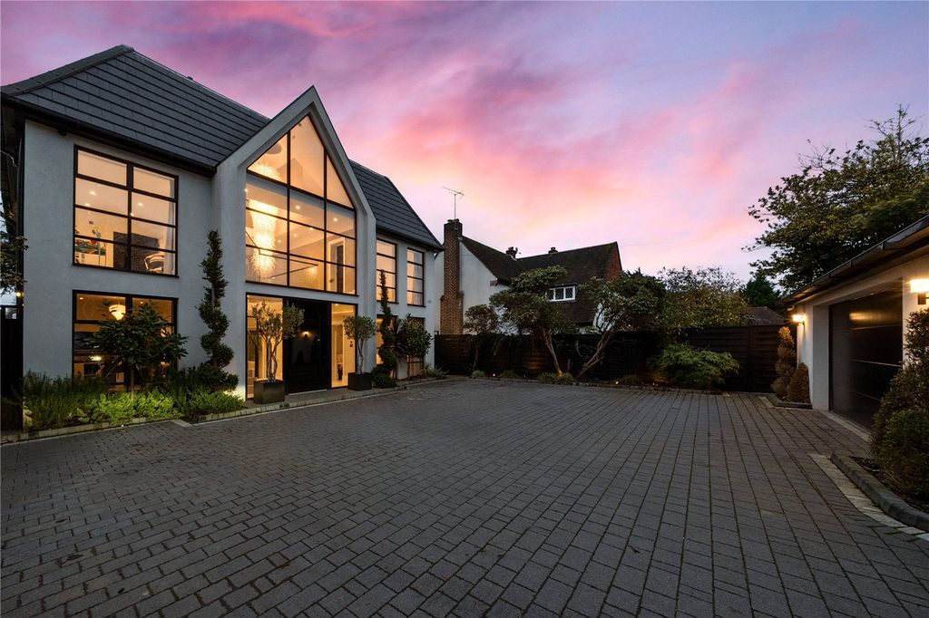 Property photo 1 of 40 External