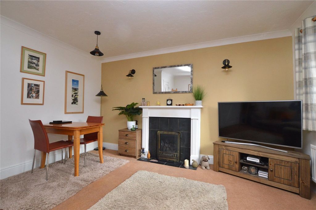 Property photo 2 of 20 Picture No. 15