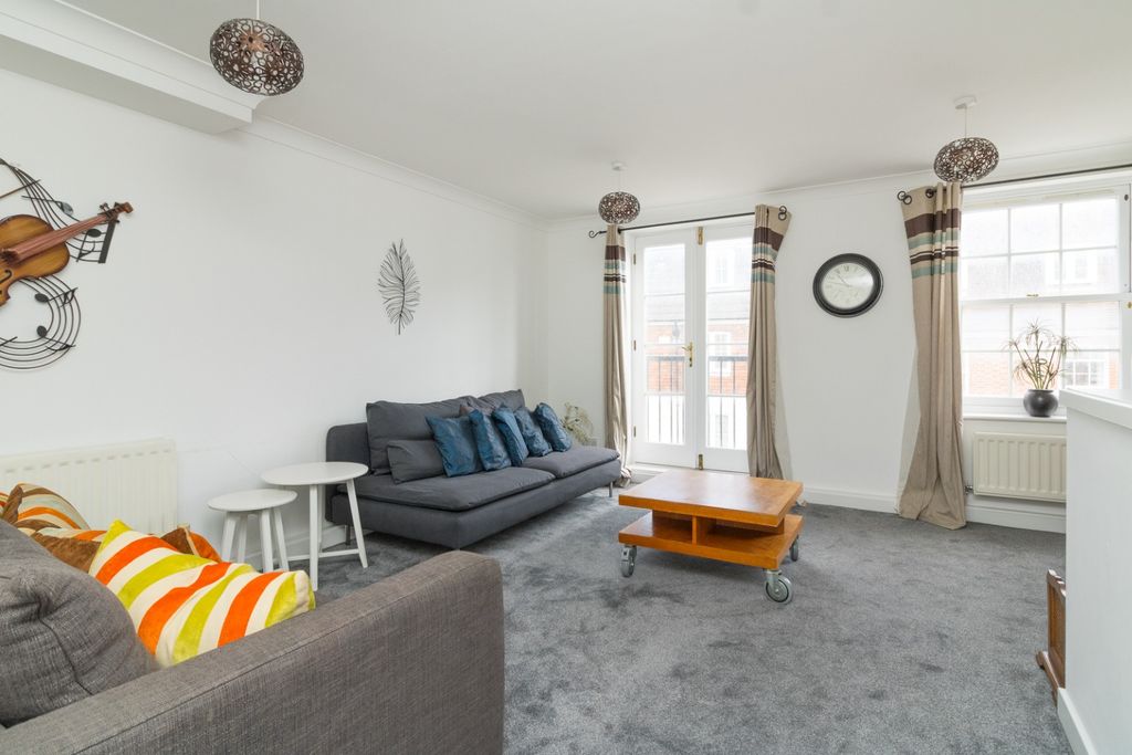 Property photo 2 of 11 1062245