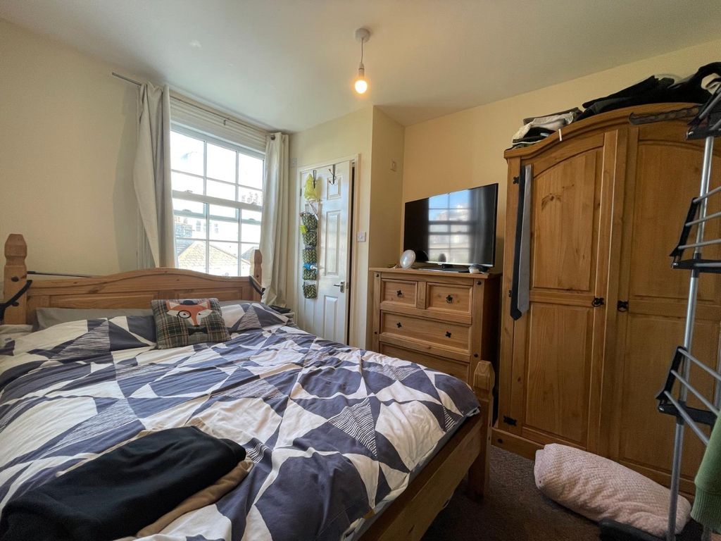 Property photo 3 of 10 4628662